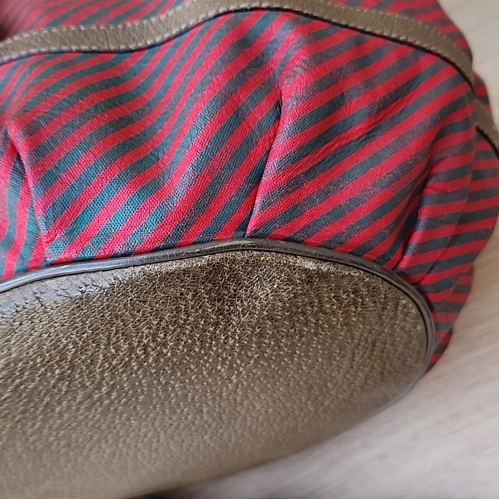 Gucci Red and Green Striped Vintage Women's Bucket Bag - Picture 8 of 16